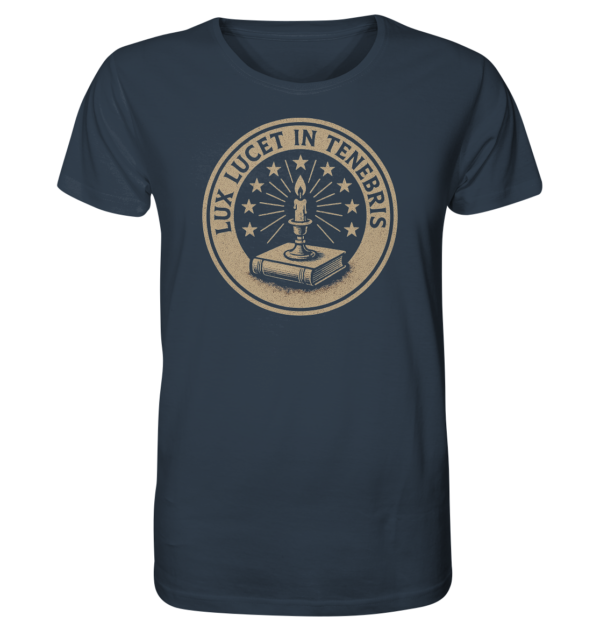 Lux Lucet In Tenebris - The Light Shines In The Darkness - Organic Shirt - Image 6